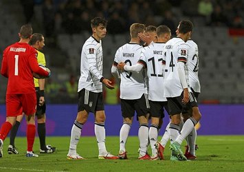Almanlar İzlanda'ya acımadı!