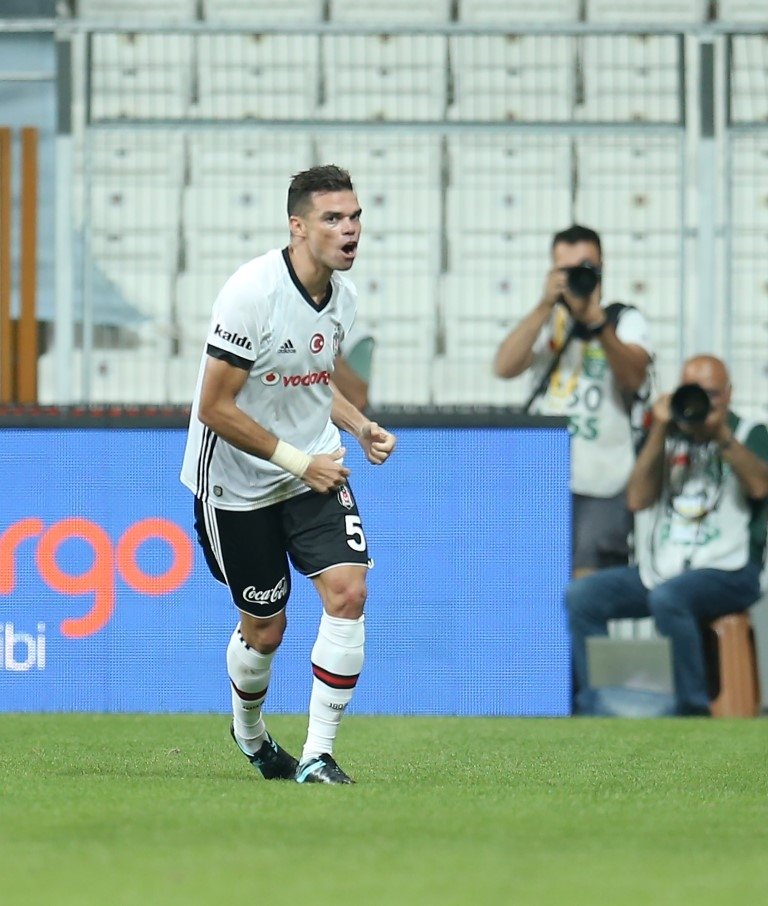 Beşiktaş - Antalyaspor maçından kareler