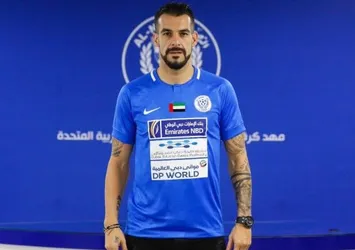 Negredo imzayı attı, formayı giydi...