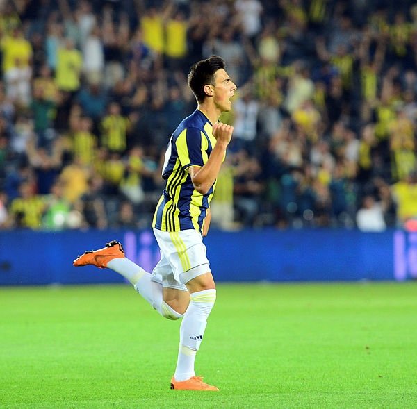 Eljif Elmas transferinde şok engel!