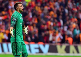 Galatasaray'da Muslera da isyan etti