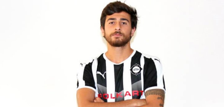 Galatasaray’a transferini sosyal medyadan açıkladı!