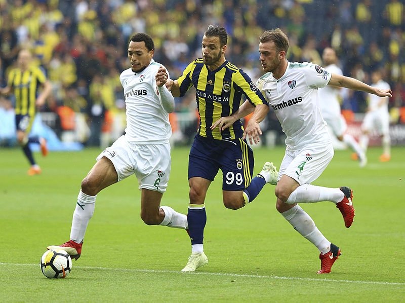 Rıdvan Dilmen’den Aykut Kocaman’a Valbuena mesajı