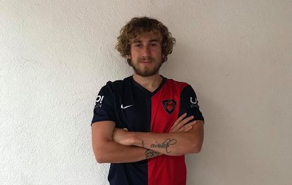 Kahramanmaraş İstiklalsporlu futbolcu Barış Civelek yaralı olarak enkazdan çıktı