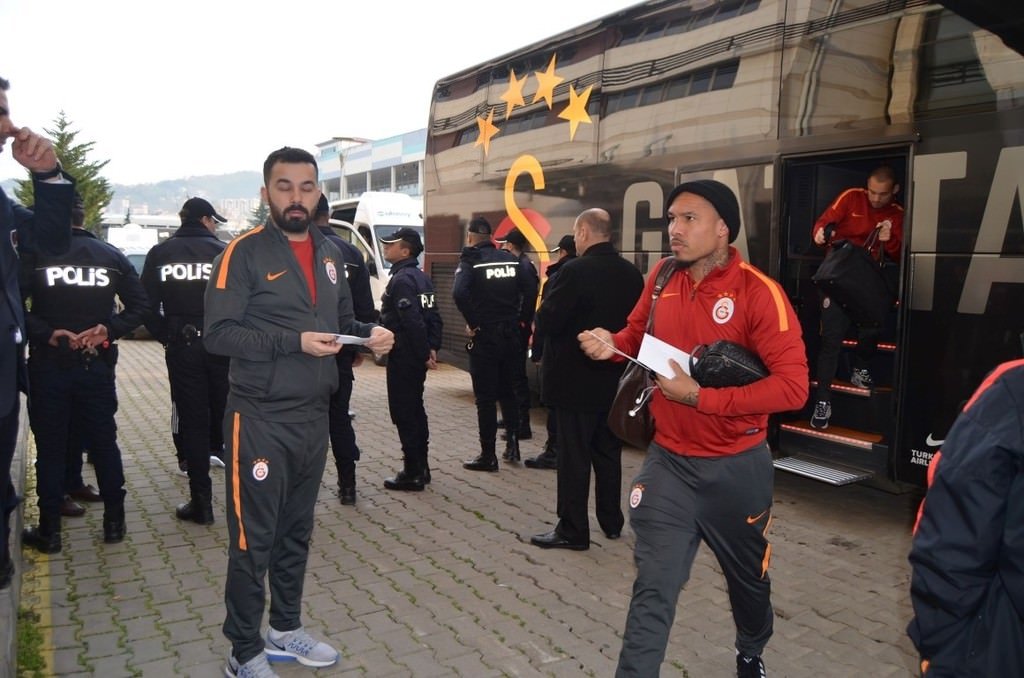 Galatasaray kafilesi Trabzon’a gitti