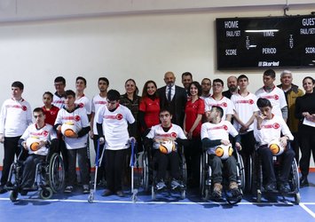 Türkiye'nin ilk Serebral Palsi hastası liselilerden futbol takımı kuruldu