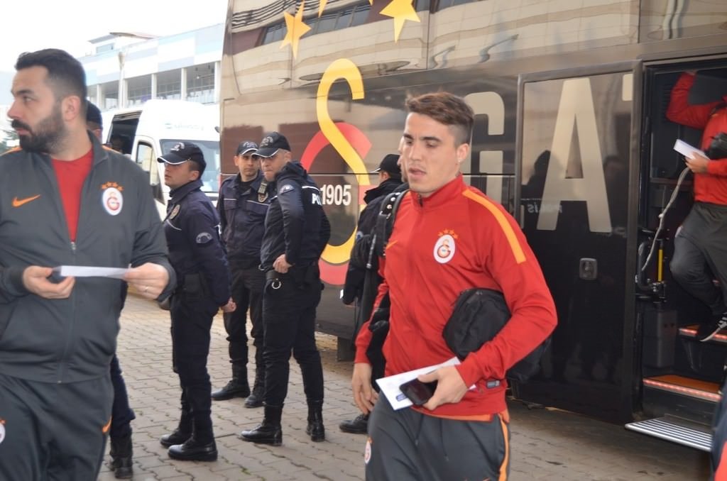 Galatasaray kafilesi Trabzon’a gitti