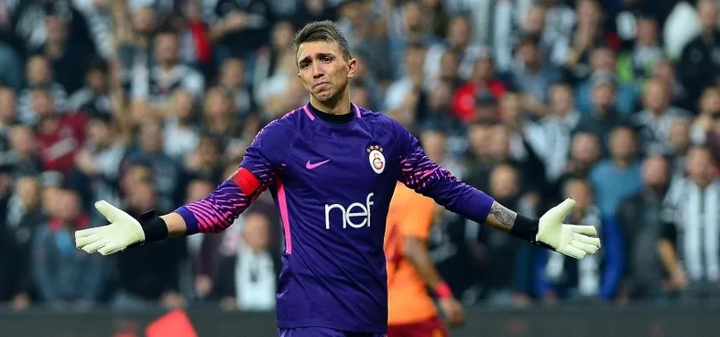 Galatasaray'a Muslera'dan kötü haber