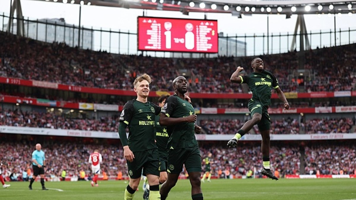 Fenerbahçe'den sürpriz forvet hamlesi! Transferde rota Premier Lig Fenerbahçe'den sürpriz forvet hamlesi! Transferde rota Premier Lig