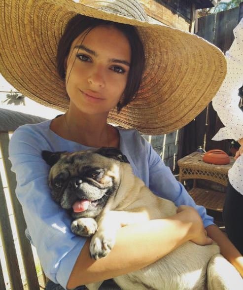 Emily Ratajkowski, Juventus’un gecesine damga vurdu