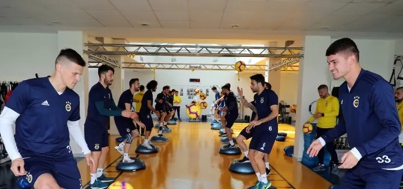 Fenerbahçe salonda çalıştı