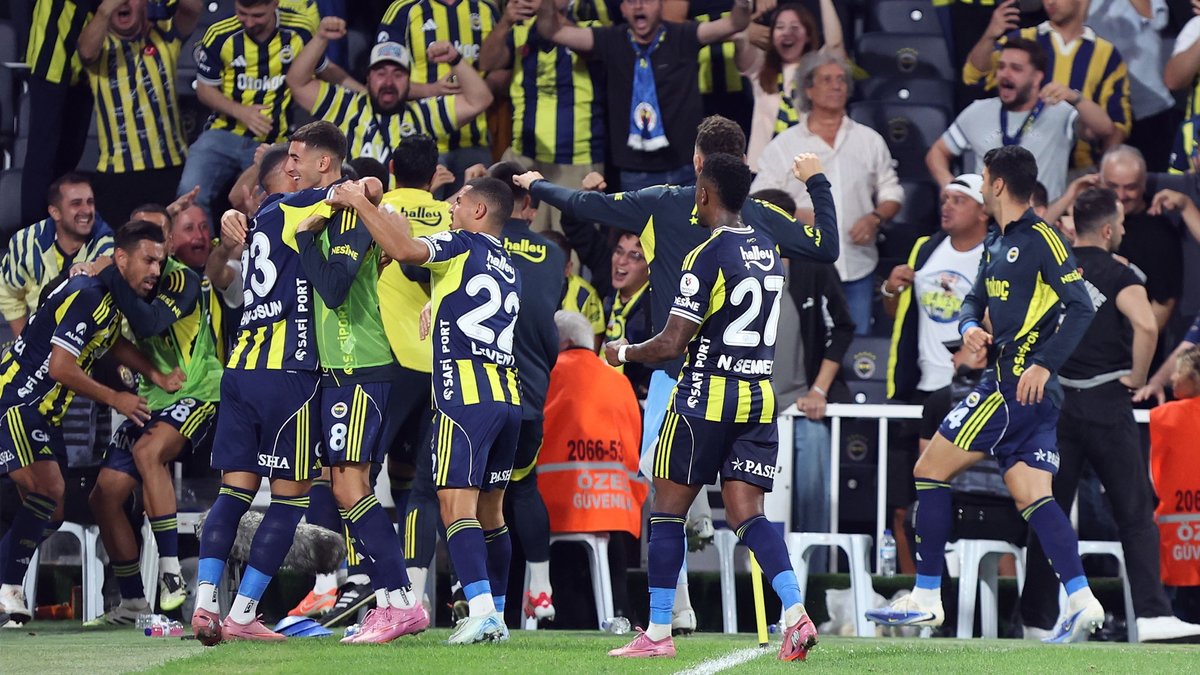 TRANSFER HABERİ: Fenerbahçe 2 isme yapılan teklifi reddetti! TRANSFER HABERİ: Fenerbahçe 2 isme yapılan teklifi reddetti!