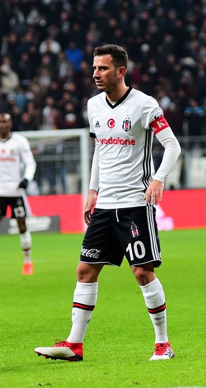 Oğuzhan Özyakup’un menajerine fırça!