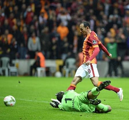 Arena koridorlarında büyük kavga