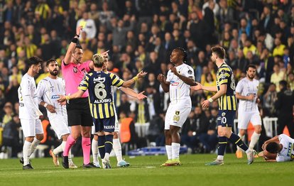 Fenerbahçe İstanbulspor maçında penaltı kararı!