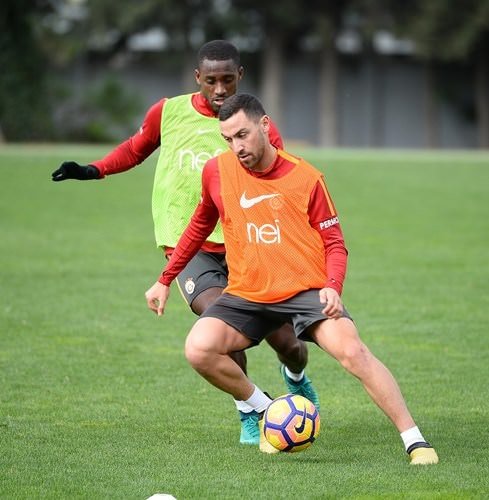 Galatasaray’da Muslera ve Selçuk İnan şoku
