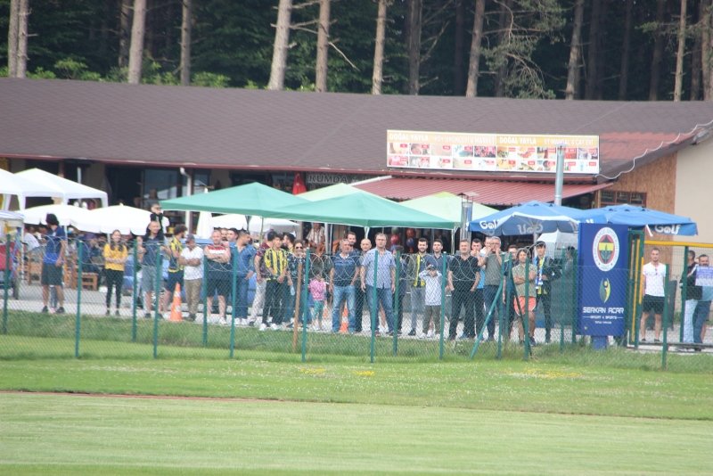 Max Kruse göz doldurdu