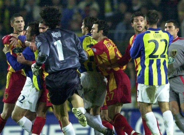 Fenerbahçe - Galatasaray derbilerinin en özel kareleri