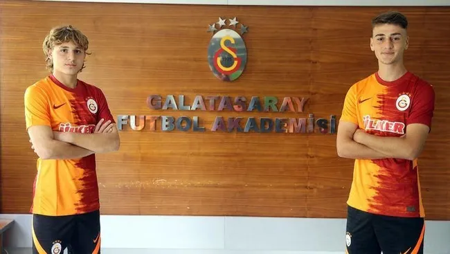 Son dakika spor haberi: Galatasaray'da Hamza Yiğit Akman ve Yiğit Demir ile sözleşme imzalandı! - 1