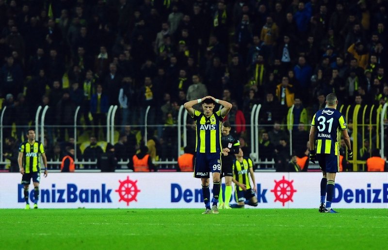 UEFA’dan Fenerbahçe’ye ağır yaptırım!