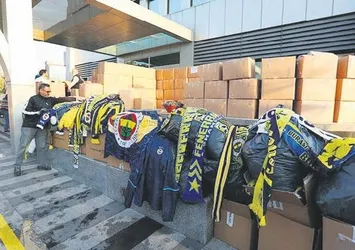 65 yaş üstü üyelere gıda kolisi