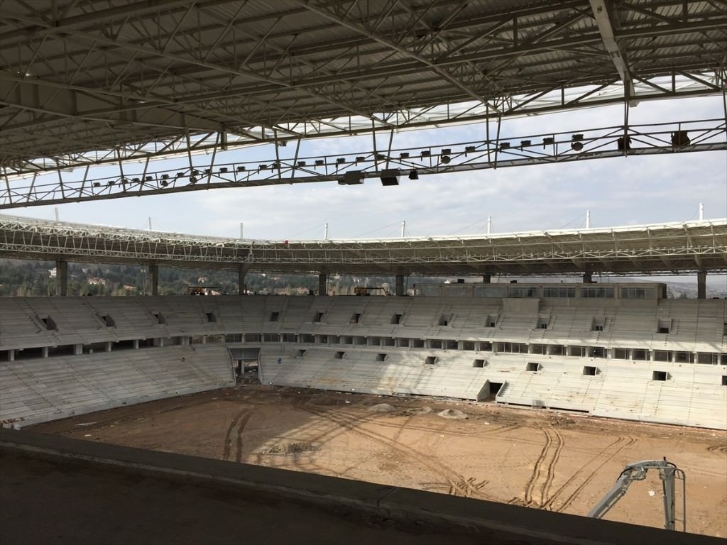 Sivas ve Eskişehir stadyumlarında sona yaklaşıldı