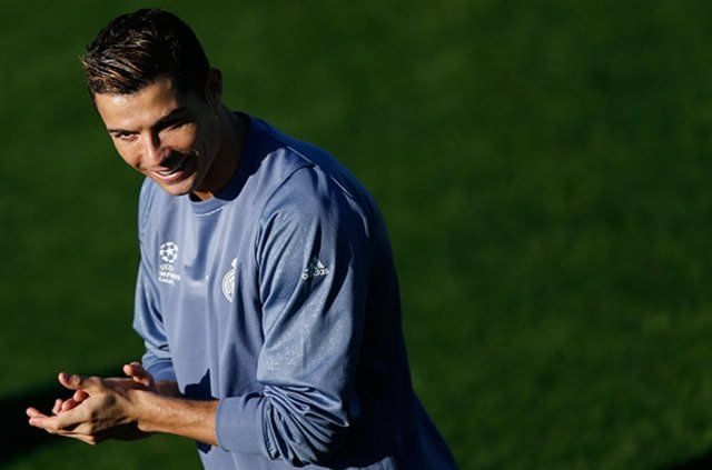 Ronaldo’nun yıllık geliri dudak uçuklattı!