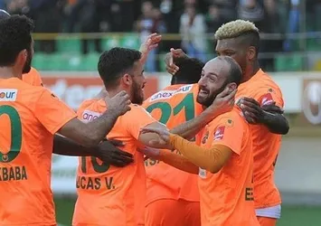 Alanyaspor 'Love'siz kazandı