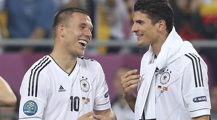 Gomez ve Podolski Fransa’ya gidiyor