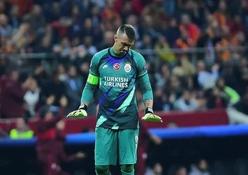 Muslera ne yapsın!