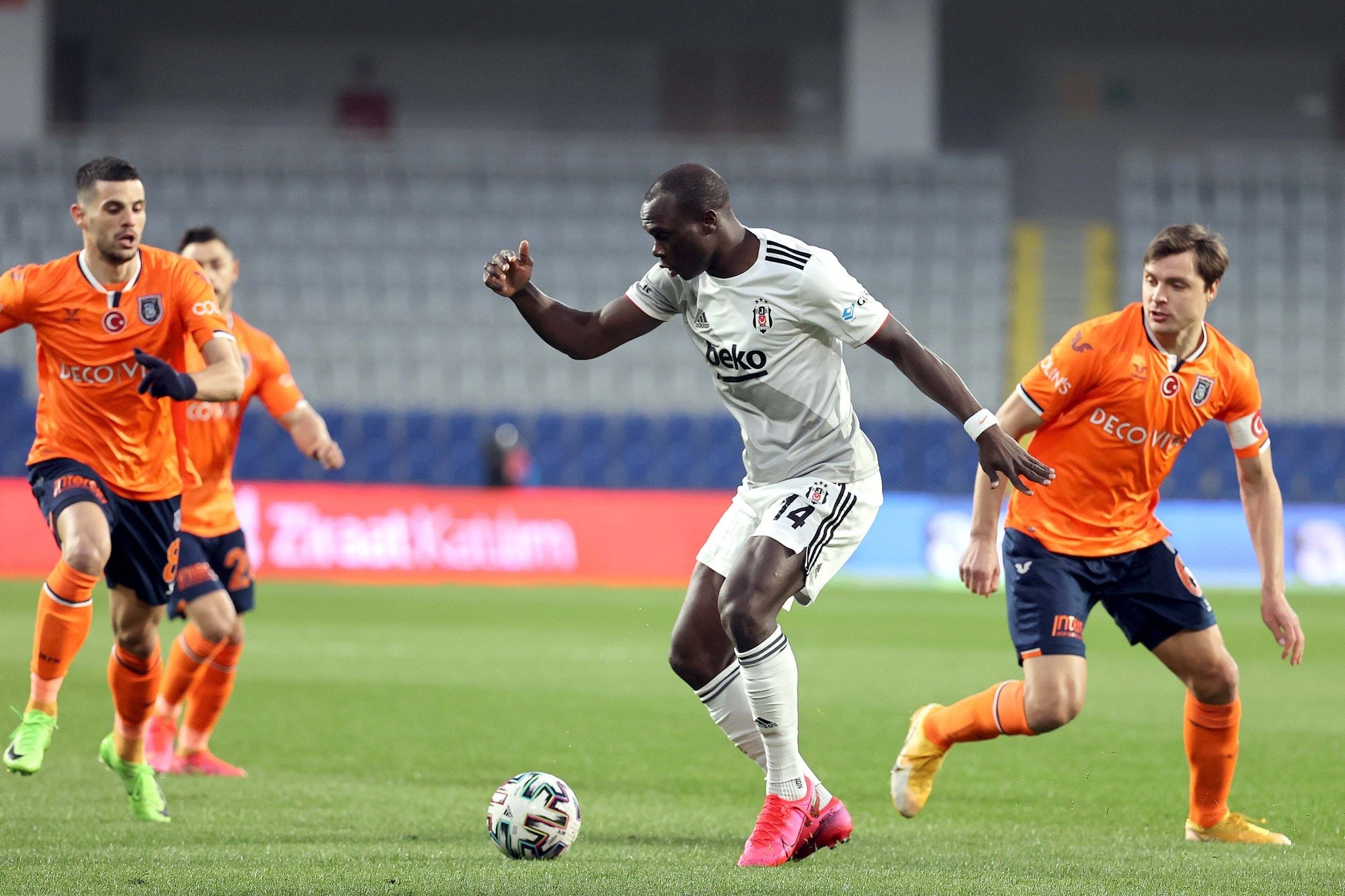 direk aleksic ve vincent aboubakar