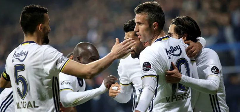Fenerbahçe, Robin van Persie için teklif bekliyor