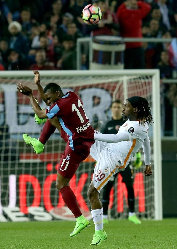 Trabzonspor-Galatasaray karşılaşmasından kareler