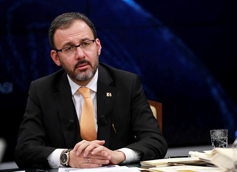 Bakan Kasapoğlu milli boksörleri tebrik etti