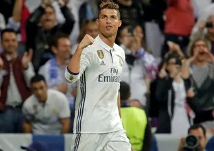 Ronaldo, Madrid'i uçuruyor
