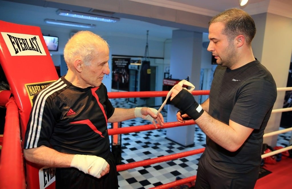 40 yıl sonra oğluyla ringe çıktı