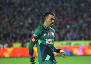 Cimbom Muslera'yı mumla arıyor!