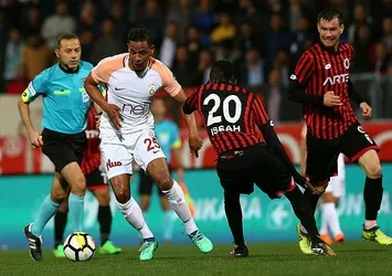 Galatasaray'ın Cüneyt Çakır’la golü yok!
