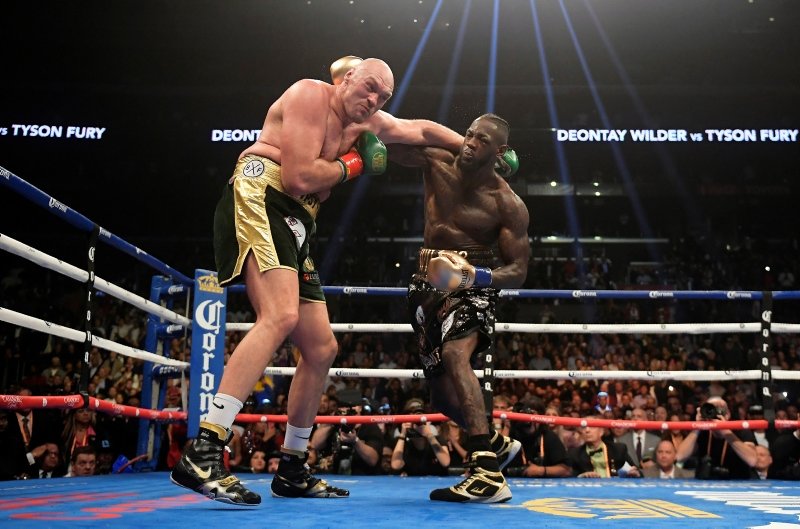 Wilder - Fury maçında şok sonuç! İkisi birden sevindi ama...