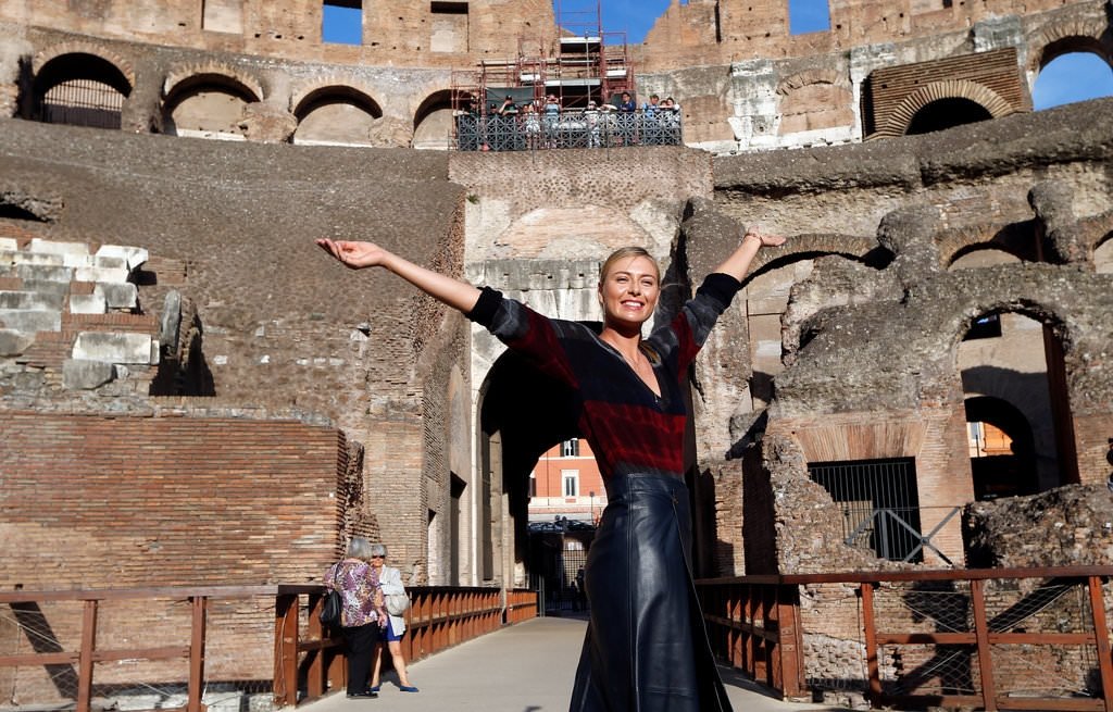 Sharapova, Kolezyum’u gezdi