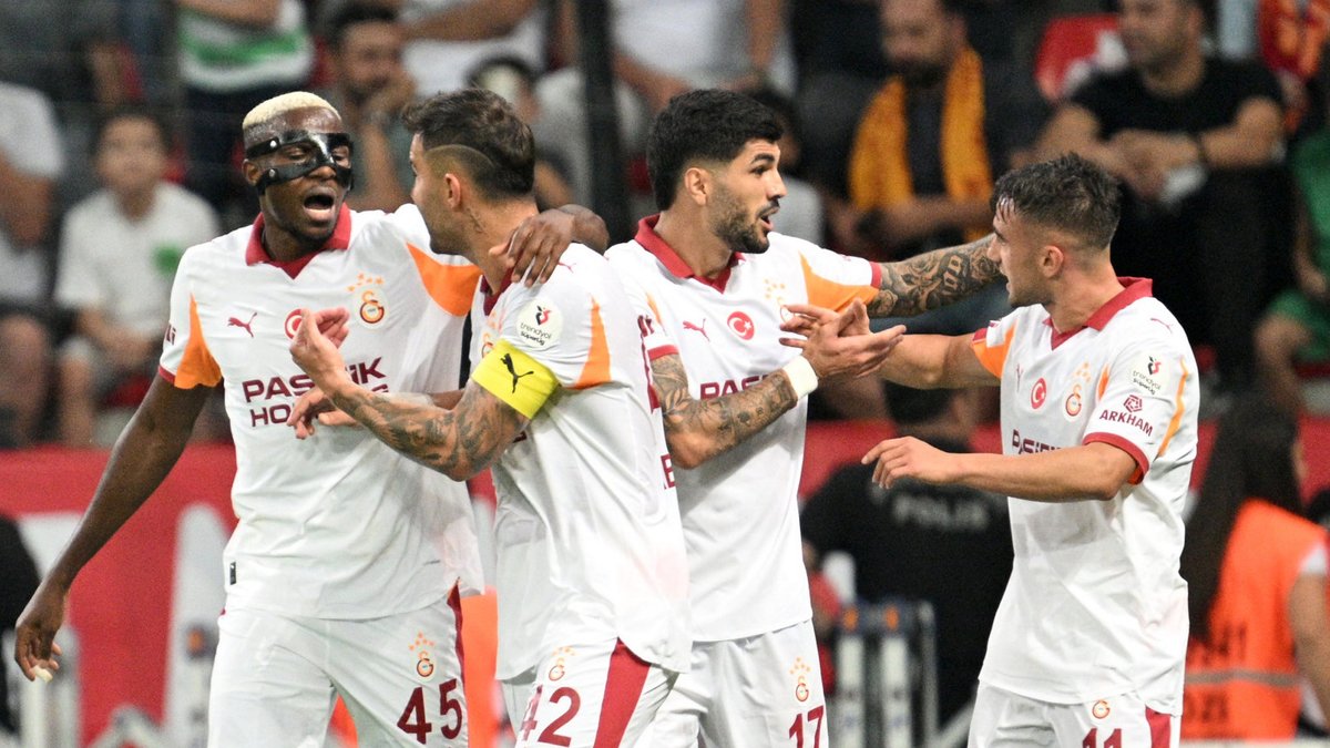 Spor yazarları Zecorner Kayserispor-Galatasaray derbisini değerlendirdi Spor yazarları Zecorner Kayserispor-Galatasaray derbisini değerlendirdi