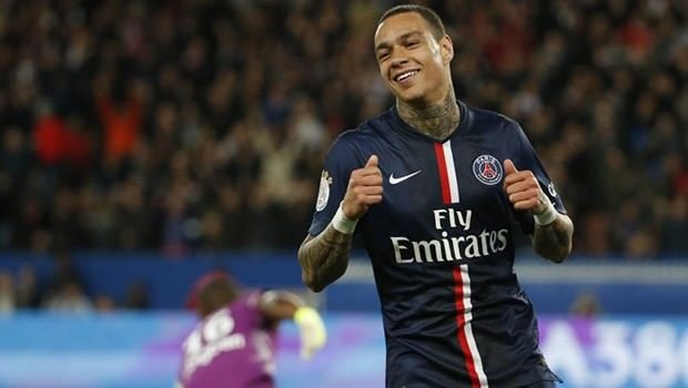 Fenerbahçe van der Wiel’i resmen açıkladı!