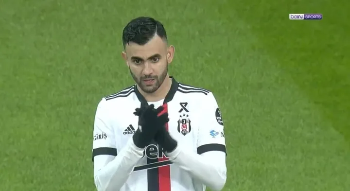 Beşiktaş Gaziantep FK karşılaşmasında hayatını kaybeden Ahmet Çalık için oyun durdu! - 1