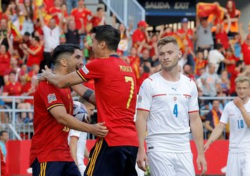 İspanya Çekya'yı 2 golle geçti