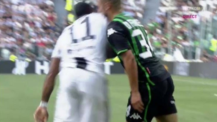 Douglas Costa çıldırdı! Dirsek, kafa, tükürük...