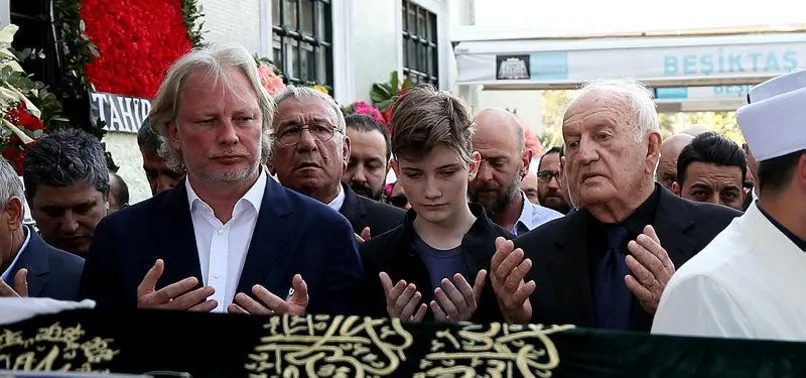 Ali Şen'in eşi son yolculuğuna uğurlandı