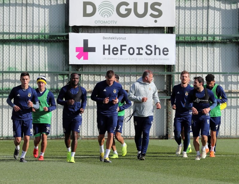 Fenerbahce De Yildiz Isim Kadro Disi Sayfa 1 Fenerbahce 20 Kasim 2020 Cuma