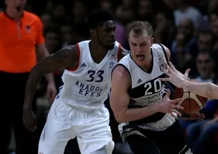 Beşiktaş Sompo Japan finalde!
