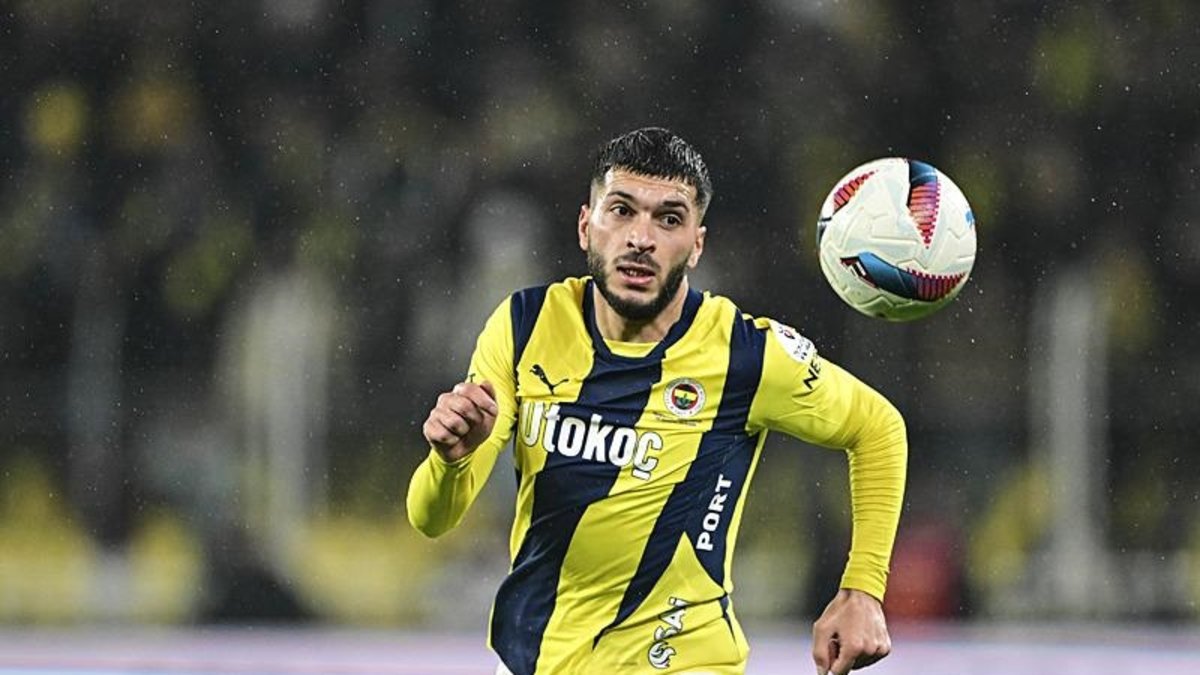 Fenerbahçe'nin yıldızına transfer kancası! 3 dev kuluüp peşinde Fenerbahçe'nin yıldızına transfer kancası! 3 dev kuluüp peşinde