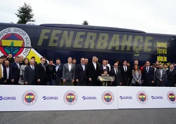 Fenerbahçe yeni otobüsünü teslim aldı